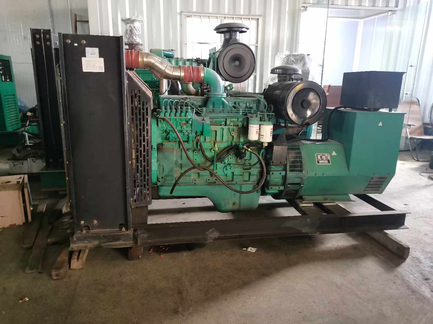 大丰发电机租赁如何确定电缆的承载电流是否在安全范围内？