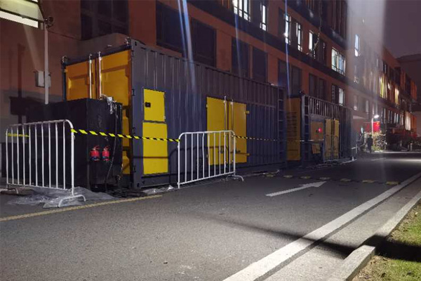 大丰柴油发电机组的输出电压是如何调节的？