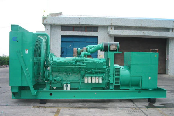 大丰工厂发电机应急发电时如何更准确地检查发电机状态？