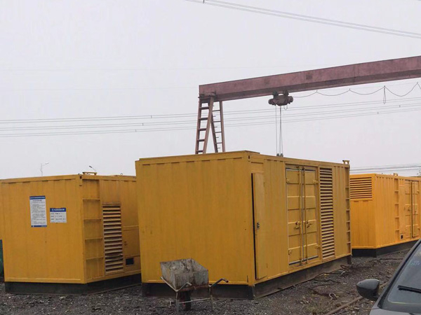 大丰100kw柴油发电机组每小时油耗？